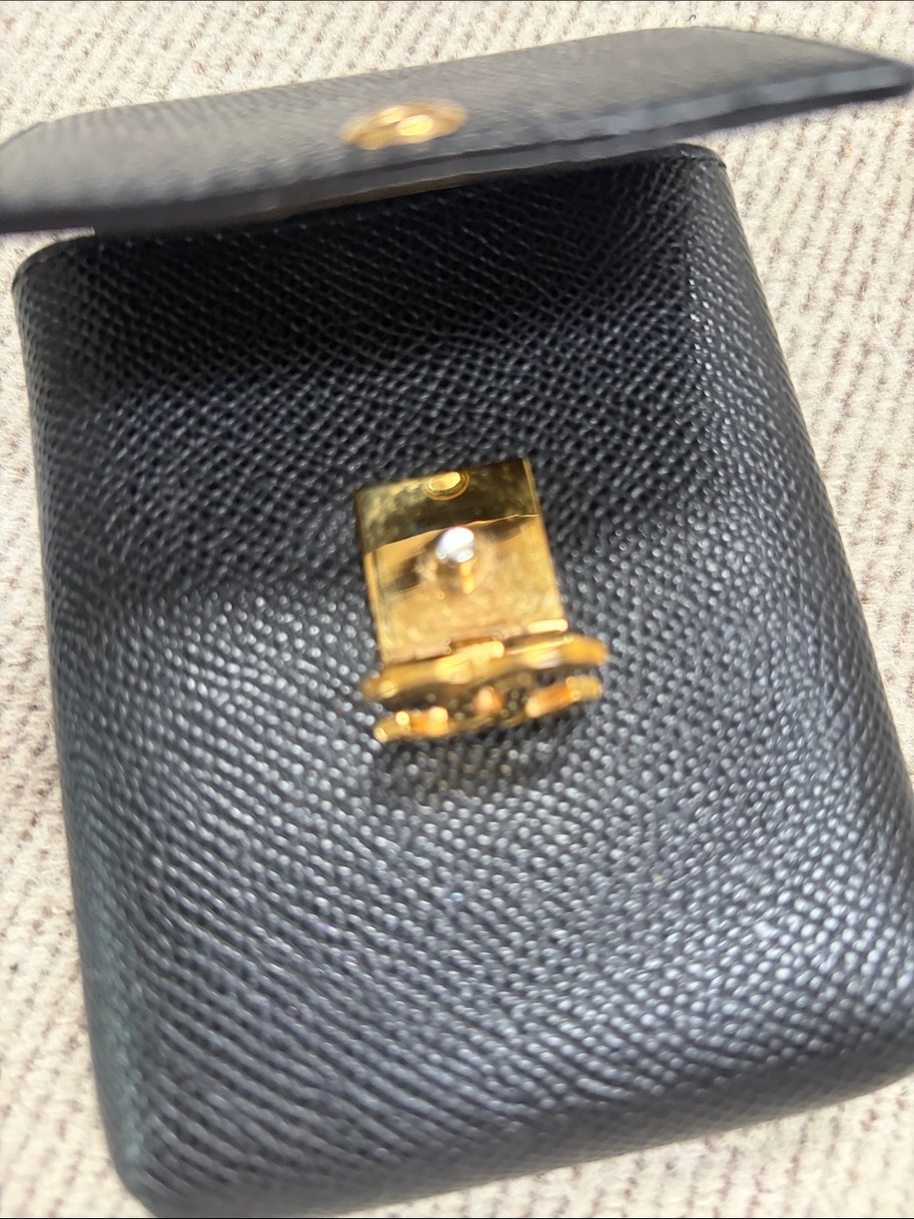 CHANEL Black Caviar Leather Card & Key Holder with Gold CC - Picture 2 of 10